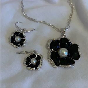 Necklace and earring set